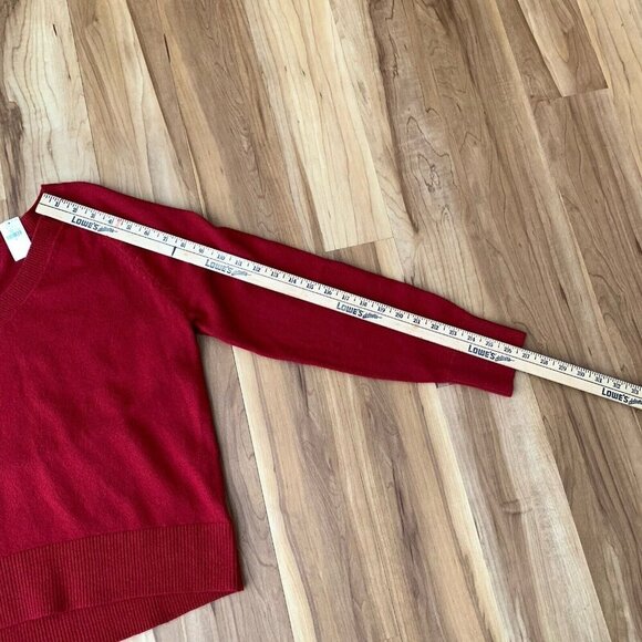 Old Navy SoSoft Loose Red V-Neck Sweater Women’s Small NWT - Picture 5 of 10